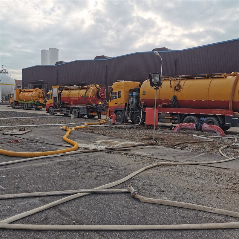 英州镇污水池清理